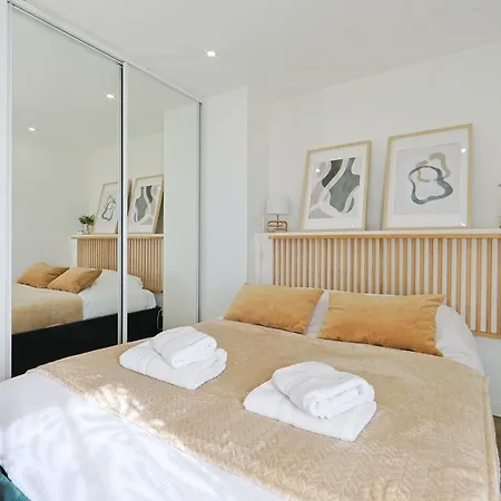 Vue Sublime, Terrasse Ensoleillée Et Parking Niza