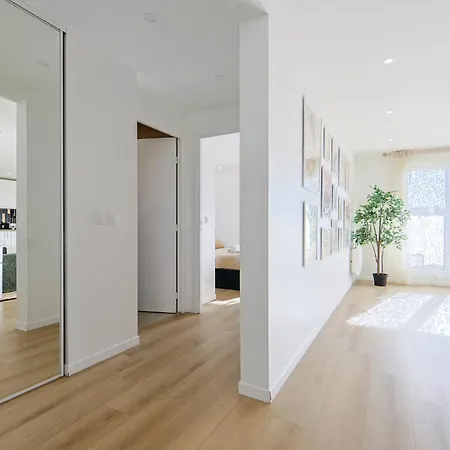 Διαμέρισμα Vue Sublime, Terrasse Ensoleillee Et Parking Νίκαια