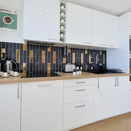 Vue Sublime, Terrasse Ensoleillee Et Parking