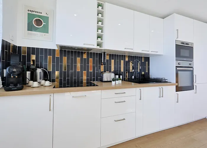 Vue Sublime, Terrasse Ensoleillee Et Parking